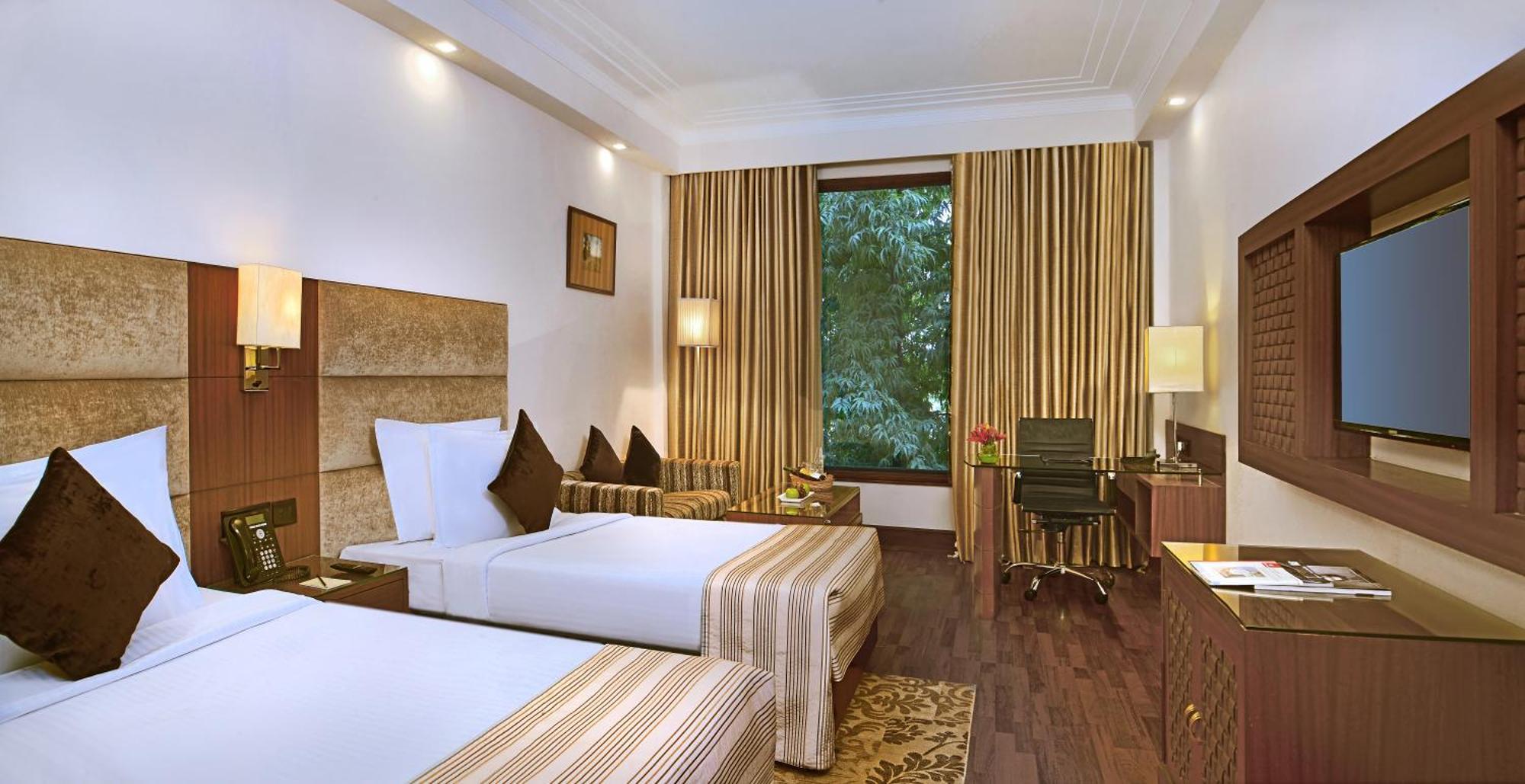 The Bristol Hotel Gurgaon Eksteriør billede