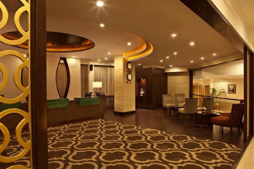 The Bristol Hotel Gurgaon Eksteriør billede