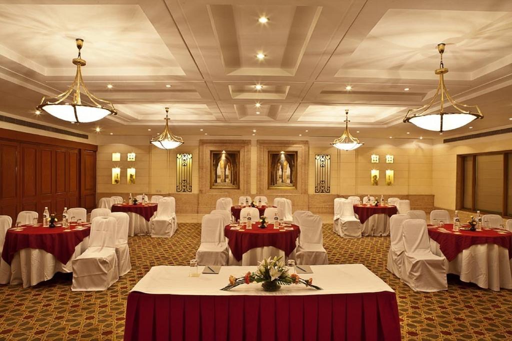 The Bristol Hotel Gurgaon Eksteriør billede