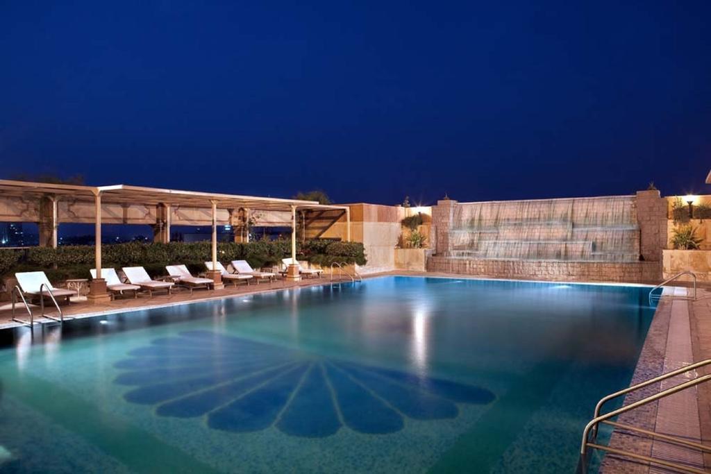 The Bristol Hotel Gurgaon Eksteriør billede